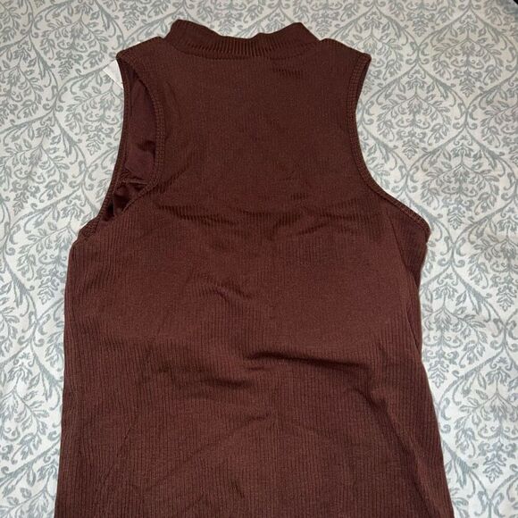 NWT Klassy network RIBBED MOCK NECK BRAMI tank top brown size M - Picture 6 of 7